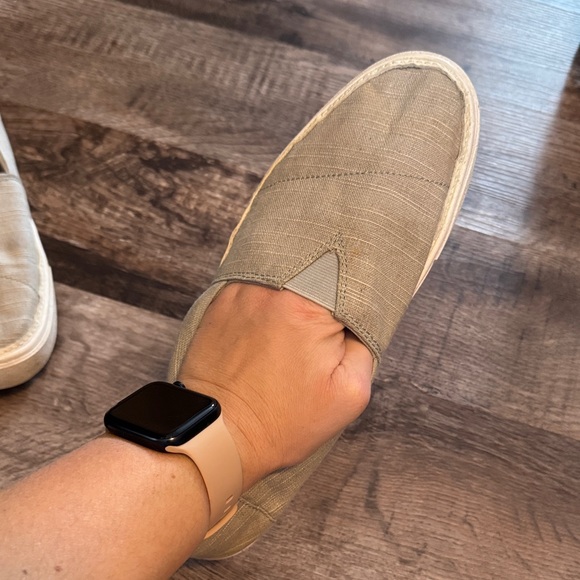 Toms Women's Tan Flats - Picture 4 of 5